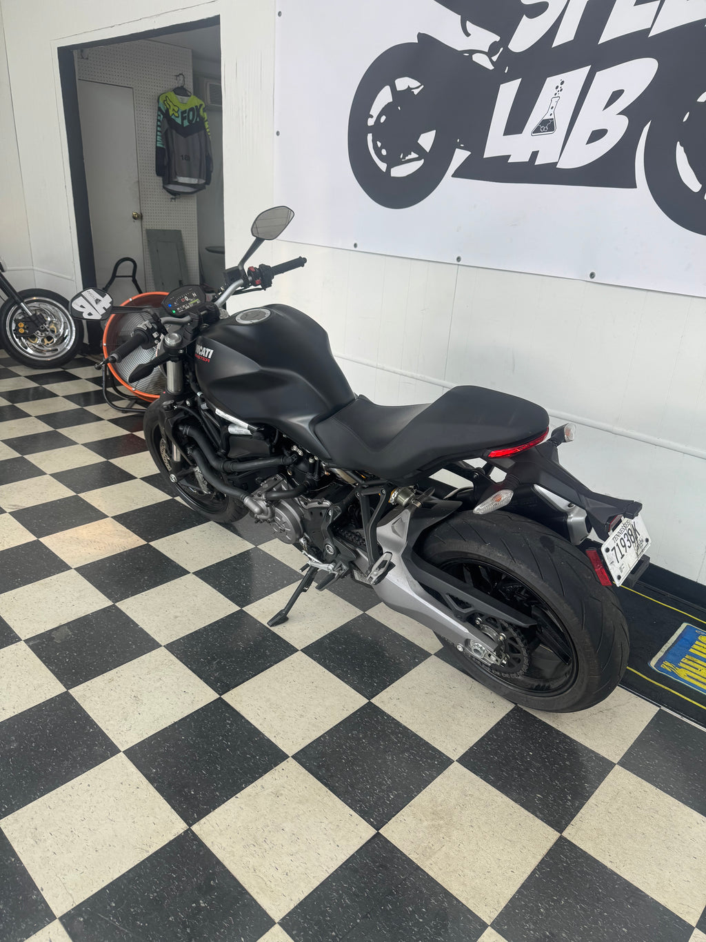 2018 Ducati Monster 821 image 4