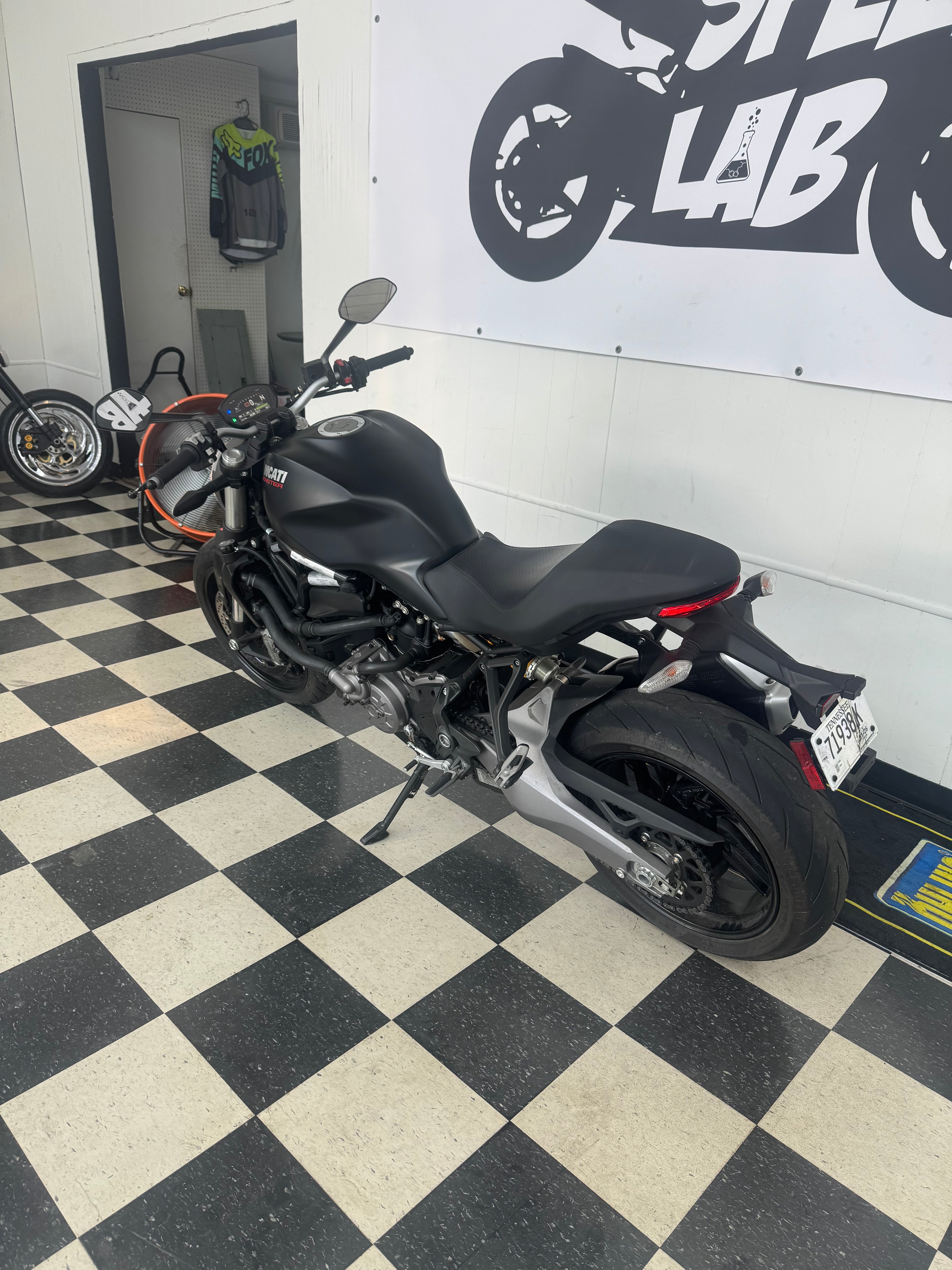 2018 Ducati Monster 821 image 4