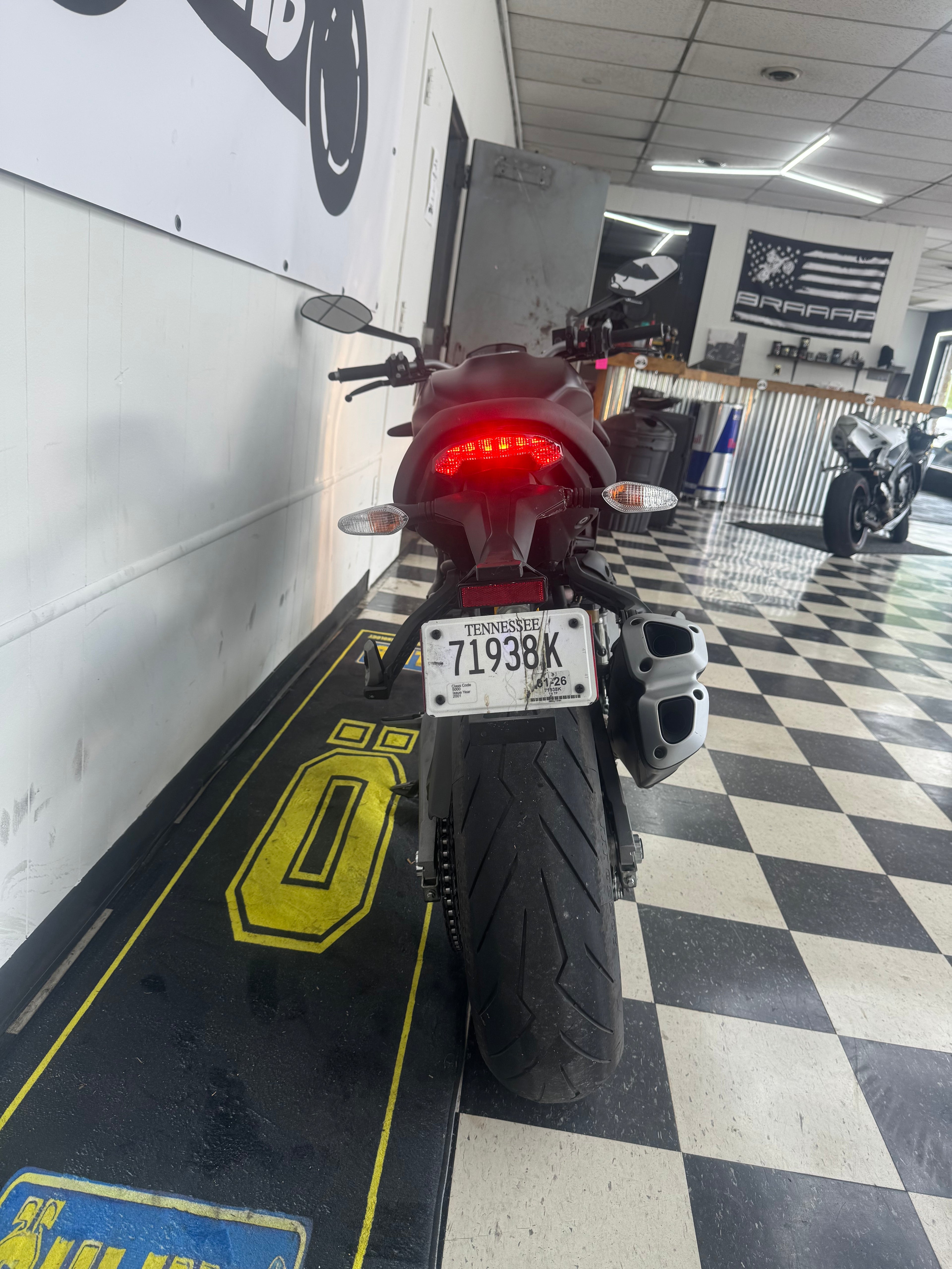 2018 Ducati Monster 821 image 7