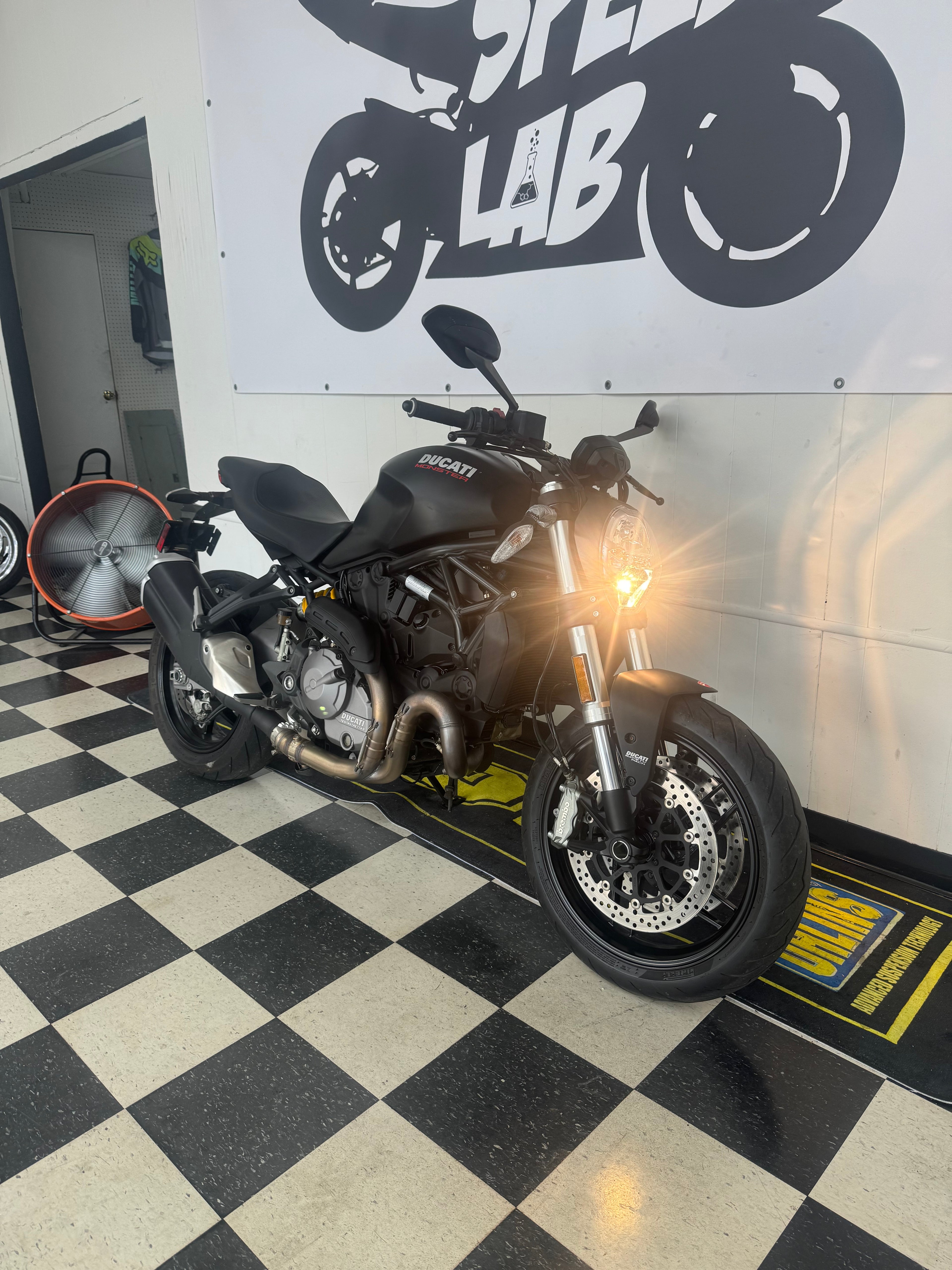 2018 Ducati Monster 821 image 3