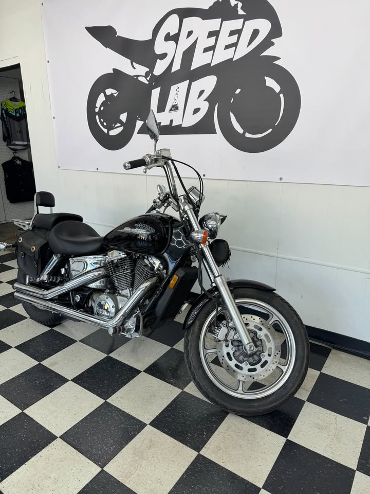 2004 Honda Shadow Spirit 1100 image 2