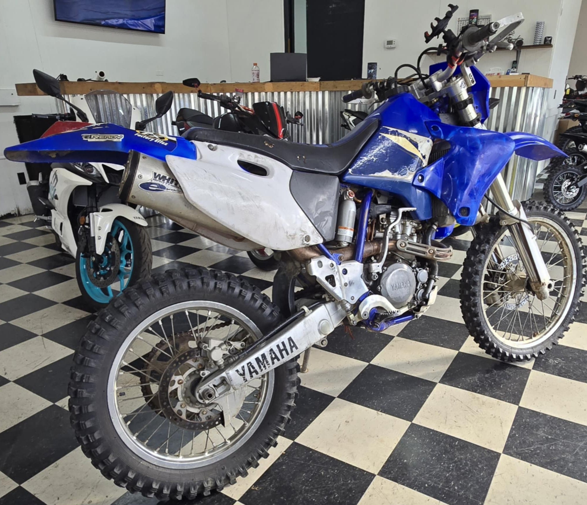 2001 Yamaha WR 250 f image 2