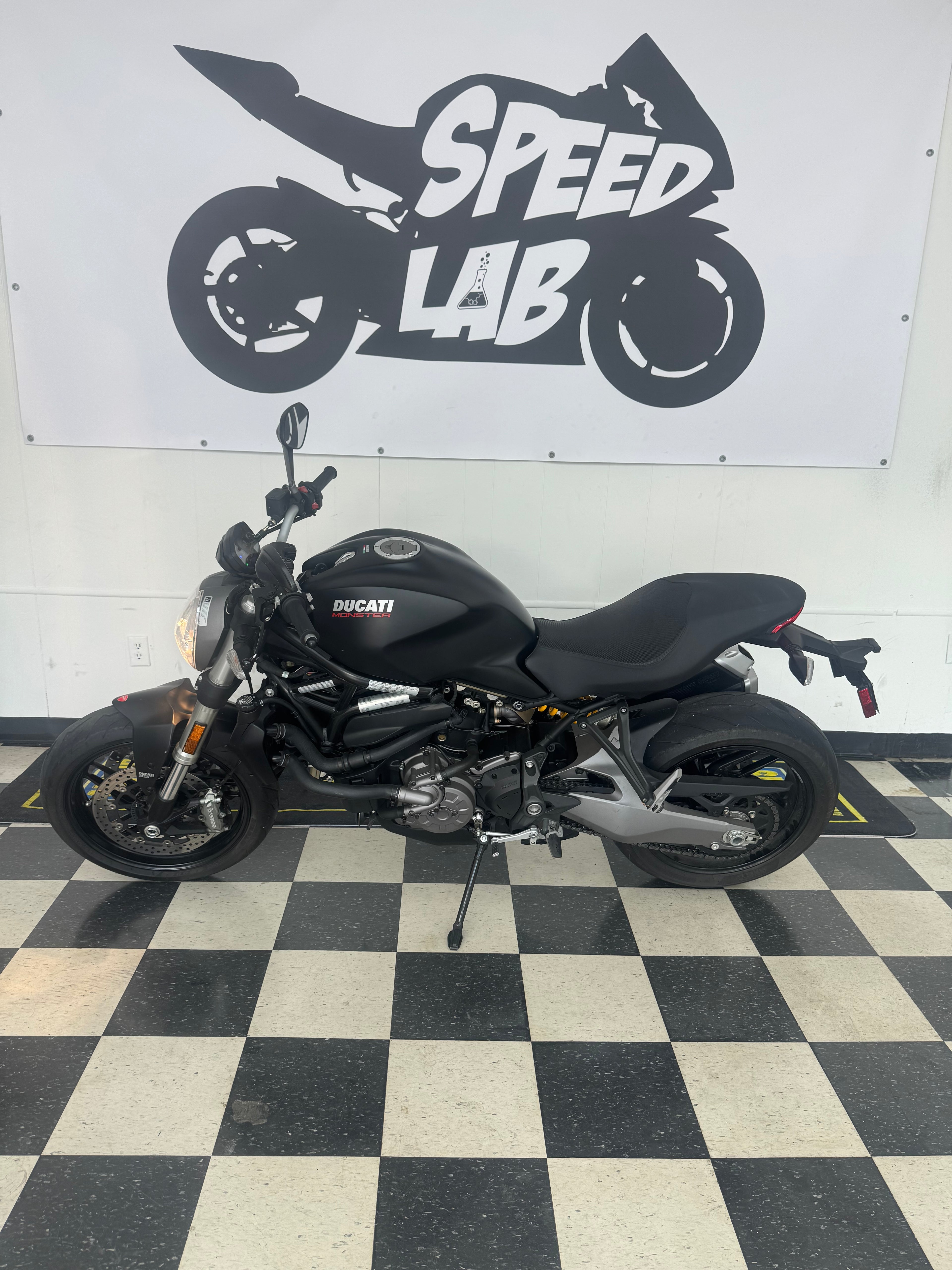 2018 Ducati Monster 821 image 1