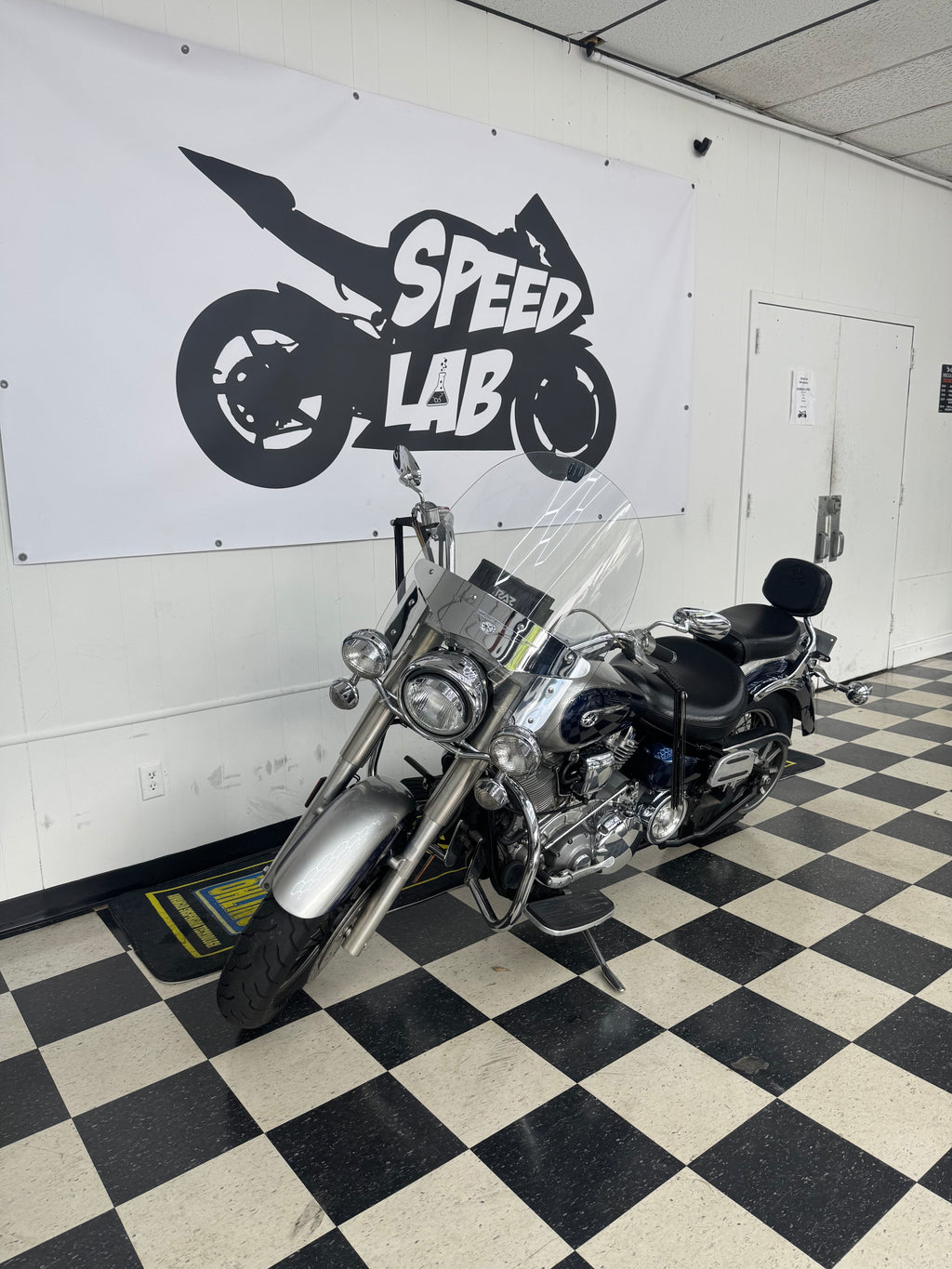 2007 Yamaha V-star Road Warrior 1700 image 1