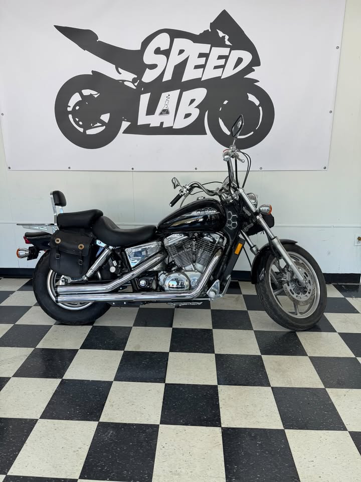 2004 Honda Shadow Spirit 1100 image 0